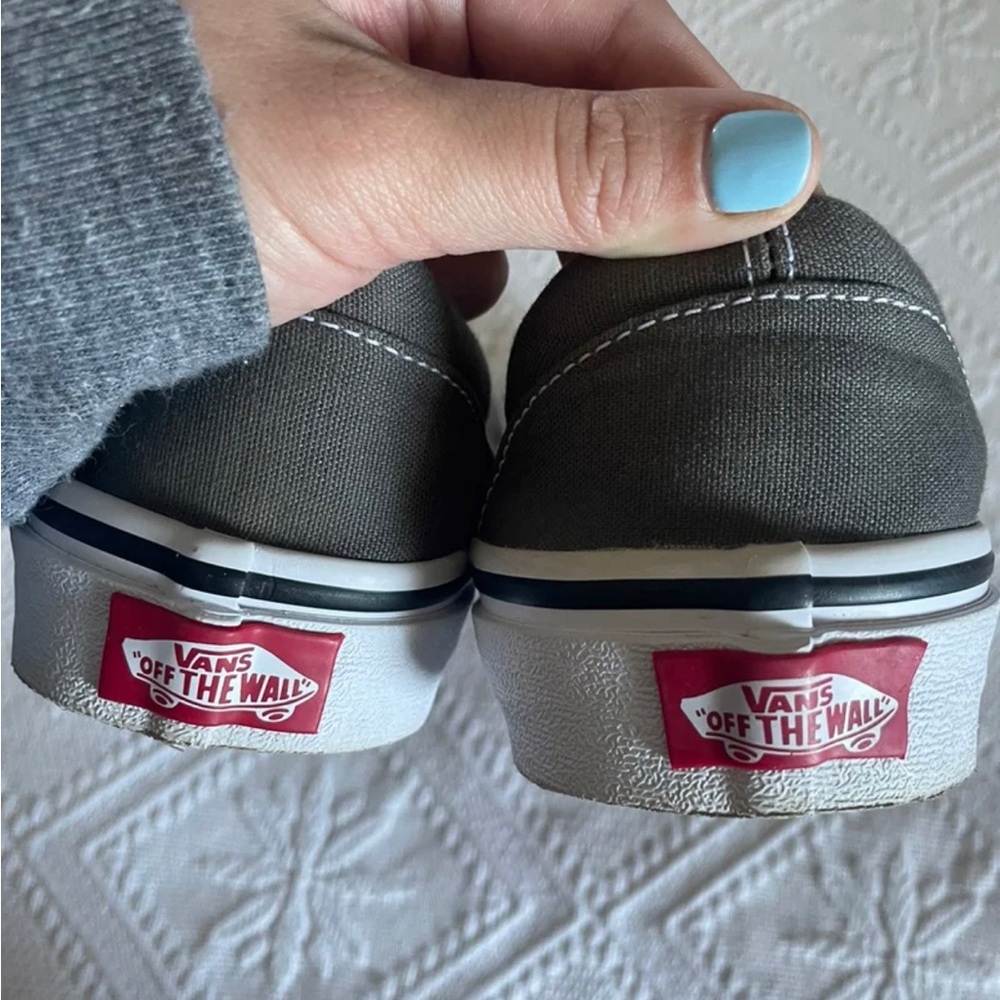 Vans - Picture 3 of 5